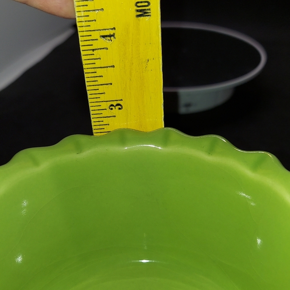 Chantal Scalloped Rim Avocado Green 1 And 1/2 Cup Ramekin Mini Baker Dip Bowl - Picture 7 of 8